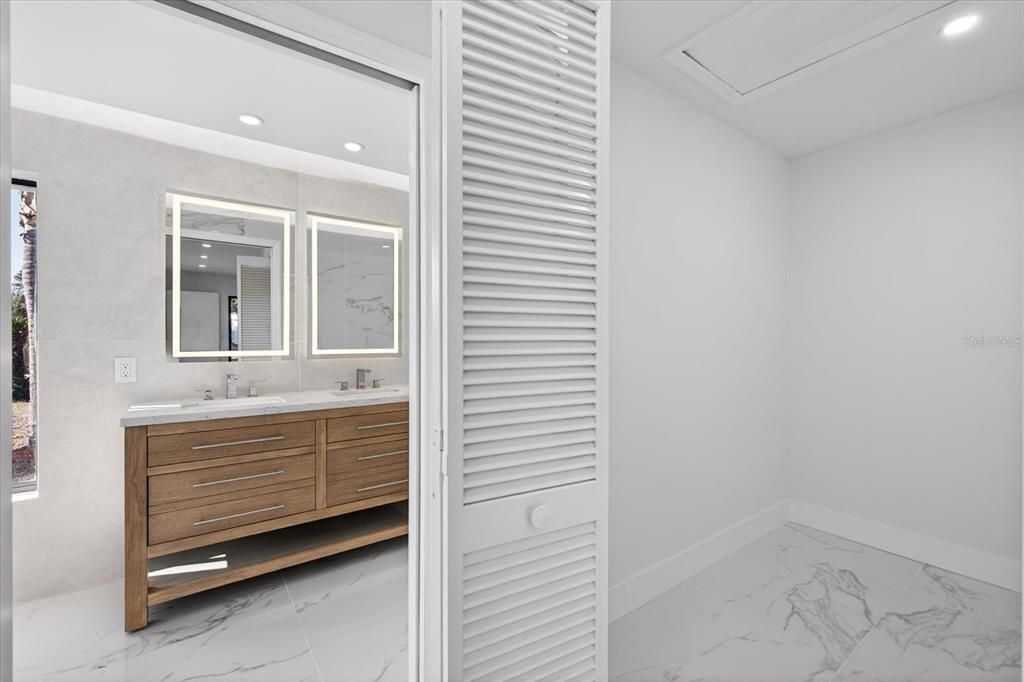 En Venta: $349,900 (2 camas, 2 baños, 1825 Pies cuadrados)