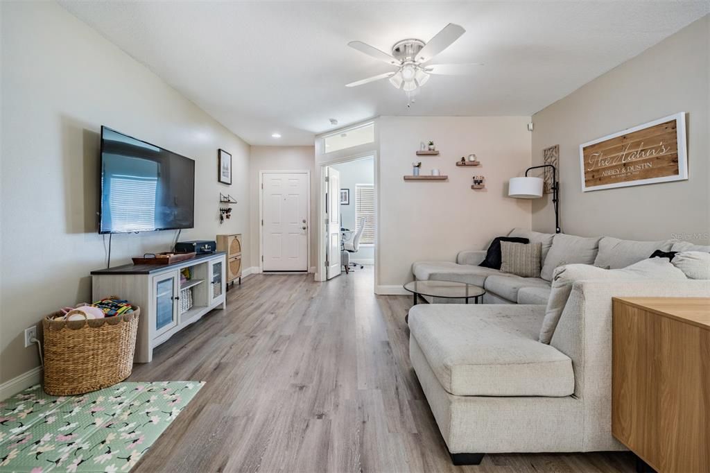 For Sale: $259,000 (3 beds, 2 baths, 1383 Square Feet)