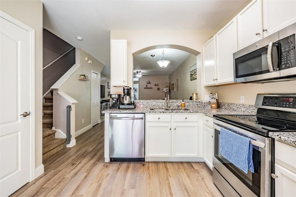 For Sale: $259,000 (3 beds, 2 baths, 1383 Square Feet)