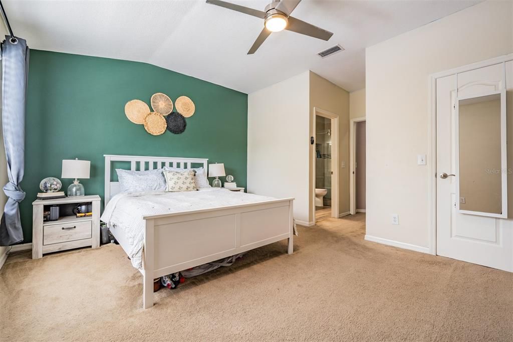 For Sale: $259,000 (3 beds, 2 baths, 1383 Square Feet)