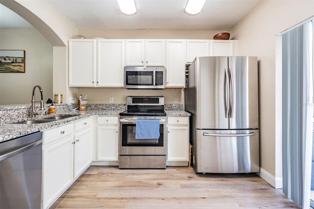 For Sale: $259,000 (3 beds, 2 baths, 1383 Square Feet)