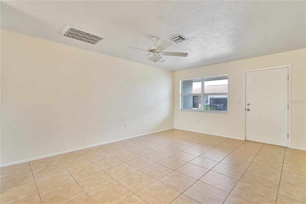 В аренду: $1,600 (2 спален, 2 ванн, 1184 Квадратных фут)