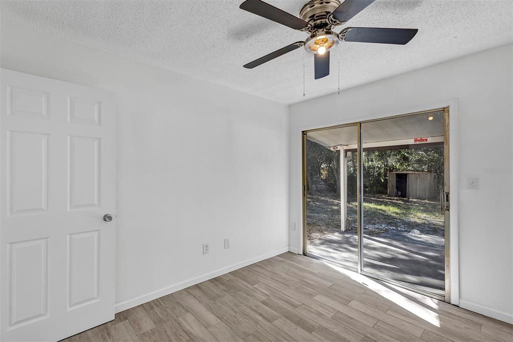 For Rent: $1,595 (2 beds, 1 baths, 806 Square Feet)