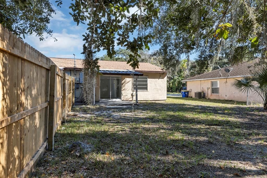 For Rent: $1,595 (2 beds, 1 baths, 806 Square Feet)