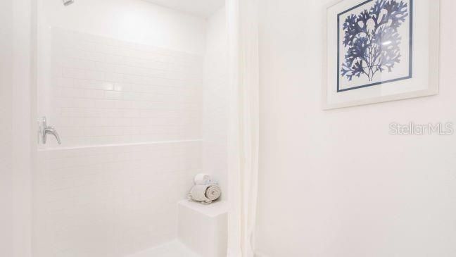 待售: $299,900 (4 贝兹, 2 浴室, 1867 平方英尺)