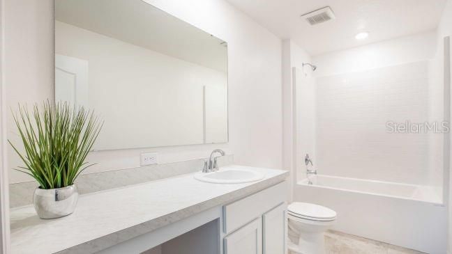 待售: $299,900 (4 贝兹, 2 浴室, 1867 平方英尺)