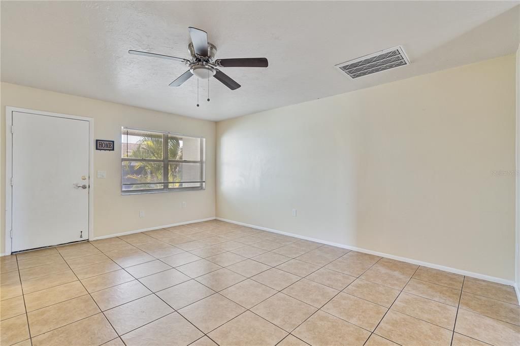 En Renta: $1,600 (2 camas, 2 baños, 1184 Pies cuadrados)