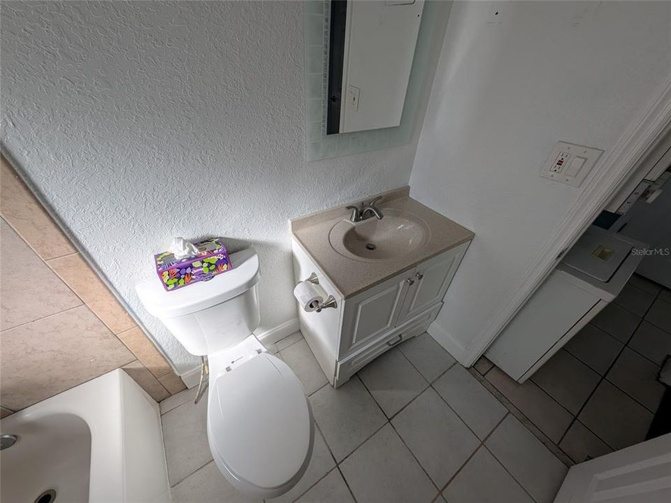 На продажу: $119,900 (2 спален, 1 ванн, 891 Квадратных фут)