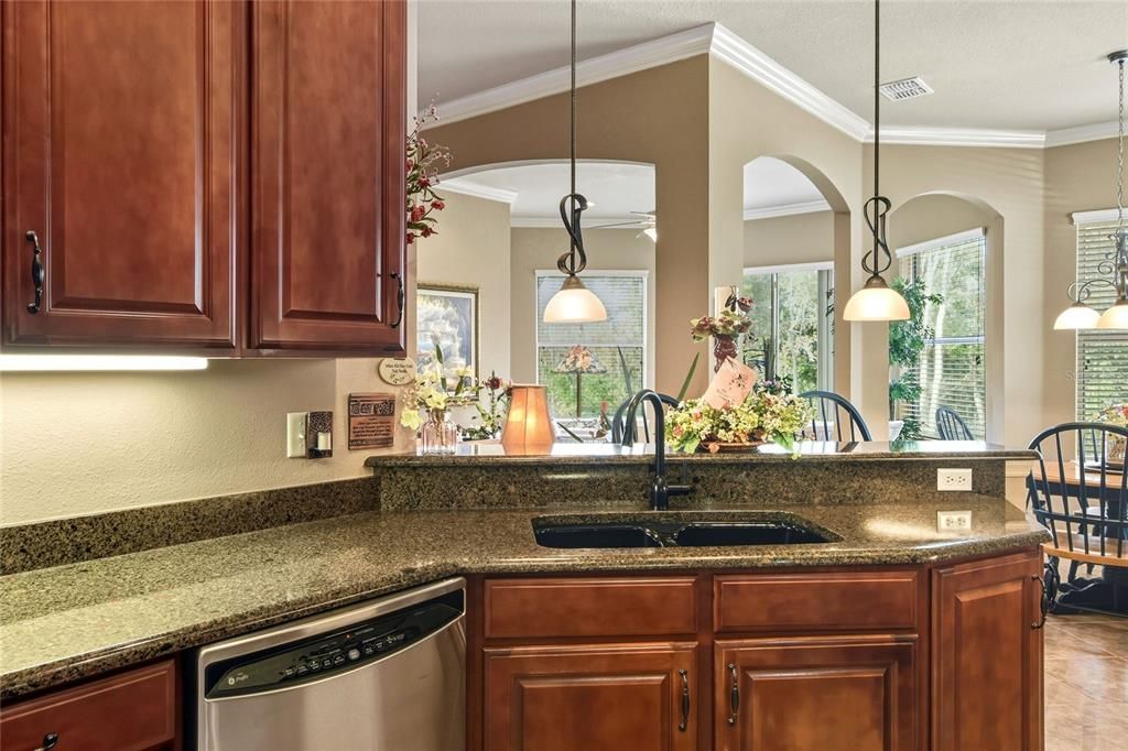 For Sale: $382,000 (3 beds, 2 baths, 2010 Square Feet)