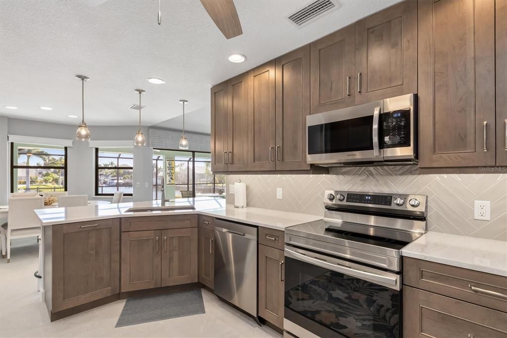 На продажу: $775,000 (3 спален, 2 ванн, 2091 Квадратных фут)