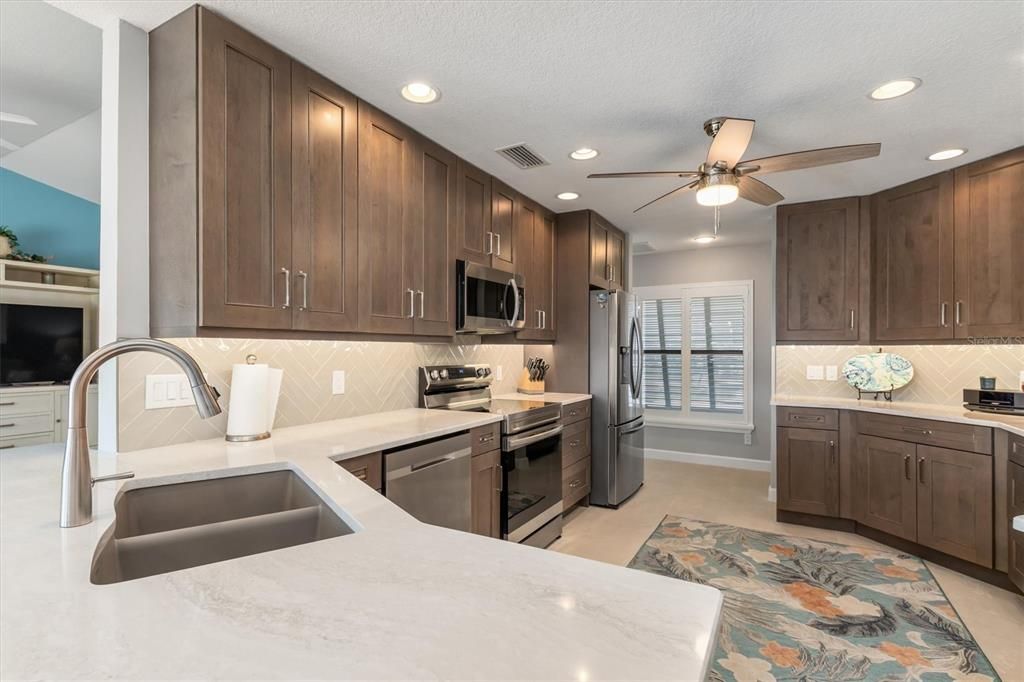 На продажу: $775,000 (3 спален, 2 ванн, 2091 Квадратных фут)