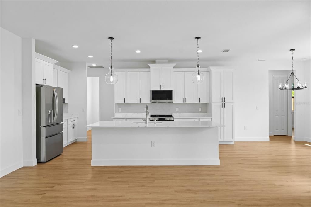 待售: $438,000 (3 贝兹, 2 浴室, 1933 平方英尺)