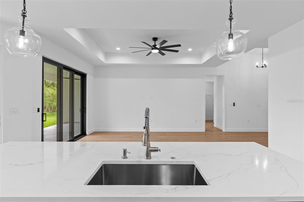 待售: $438,000 (3 贝兹, 2 浴室, 1933 平方英尺)