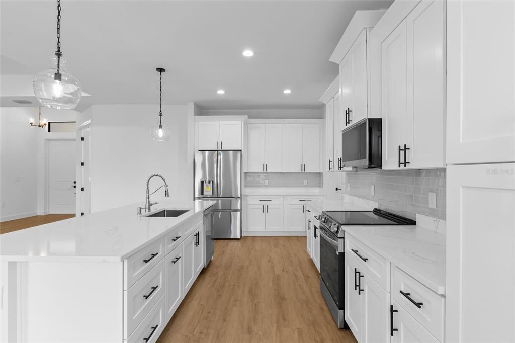 待售: $438,000 (3 贝兹, 2 浴室, 1933 平方英尺)