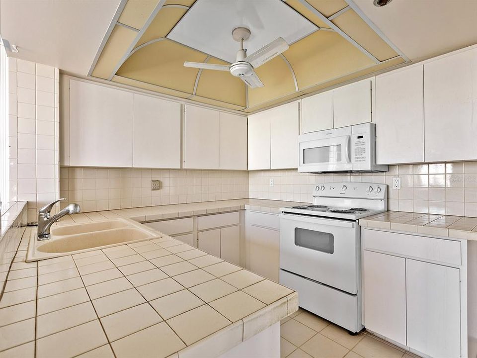 En Venta: $829,000 (2 camas, 2 baños, 1636 Pies cuadrados)