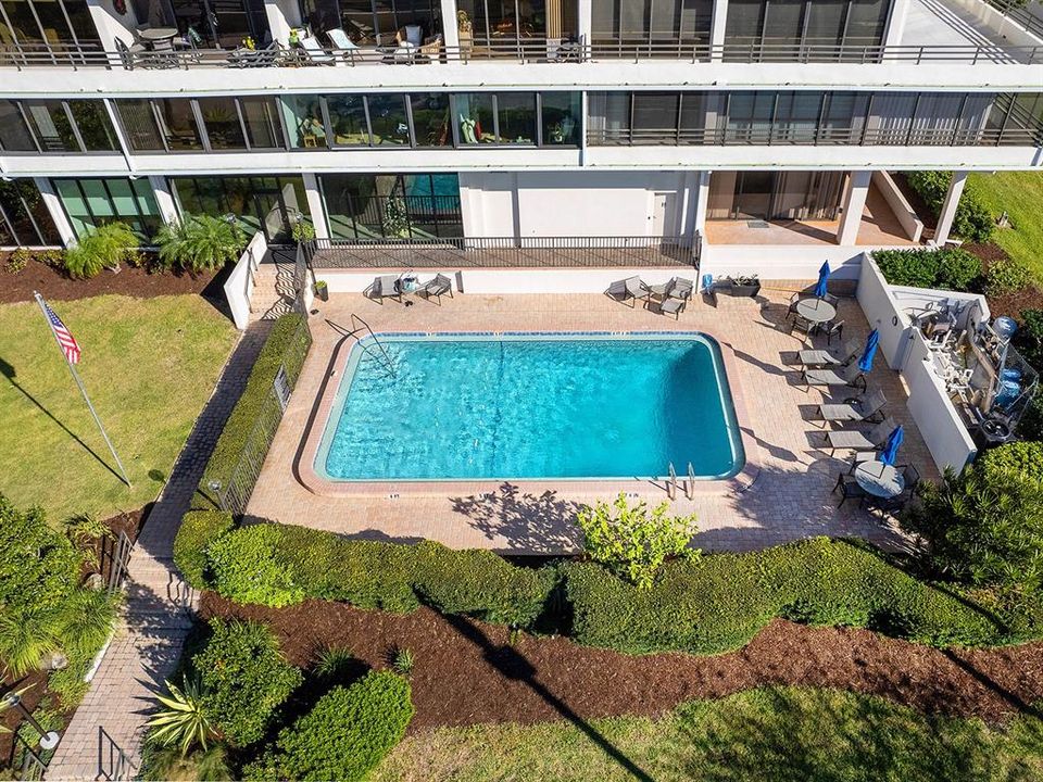Active With Contract: $625,000 (2 beds, 2 baths, 1636 Square Feet)