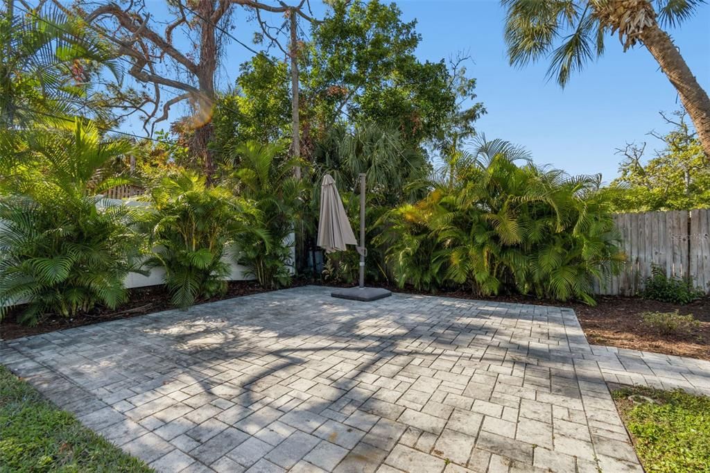 For Sale: $430,000 (3 beds, 2 baths, 1084 Square Feet)