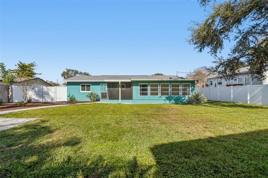 For Sale: $430,000 (3 beds, 2 baths, 1084 Square Feet)