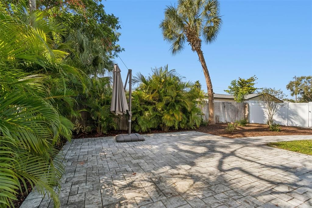 For Sale: $430,000 (3 beds, 2 baths, 1084 Square Feet)