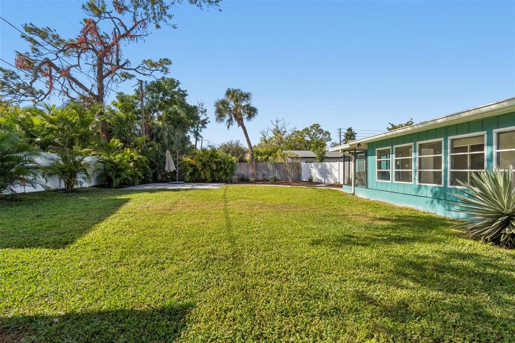 For Sale: $430,000 (3 beds, 2 baths, 1084 Square Feet)