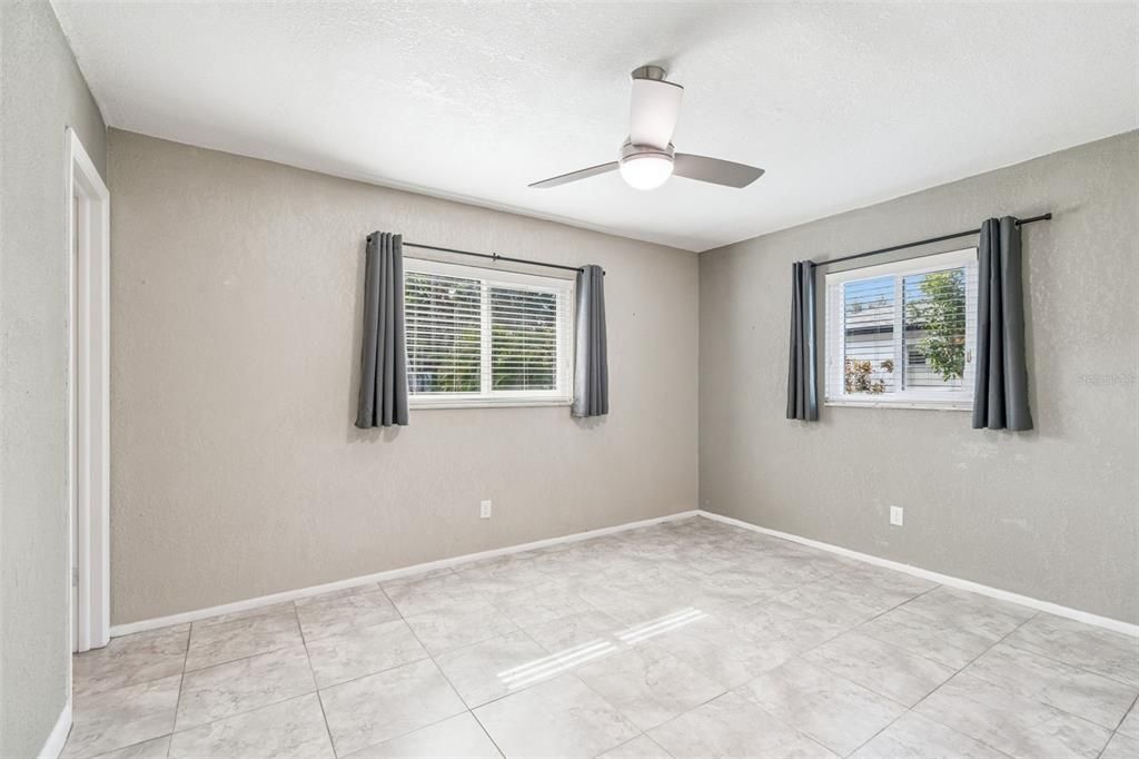 For Sale: $430,000 (3 beds, 2 baths, 1084 Square Feet)