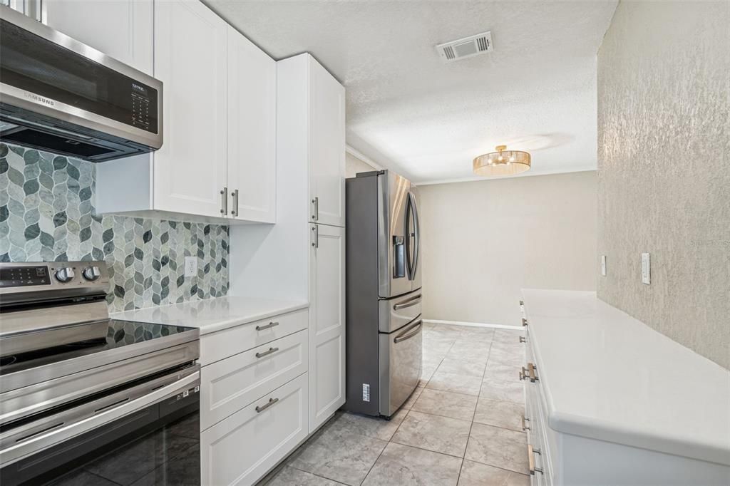 For Sale: $430,000 (3 beds, 2 baths, 1084 Square Feet)