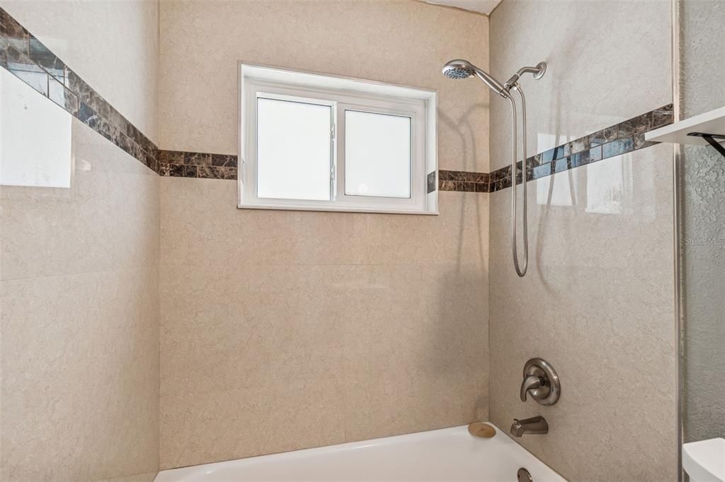 For Sale: $430,000 (3 beds, 2 baths, 1084 Square Feet)