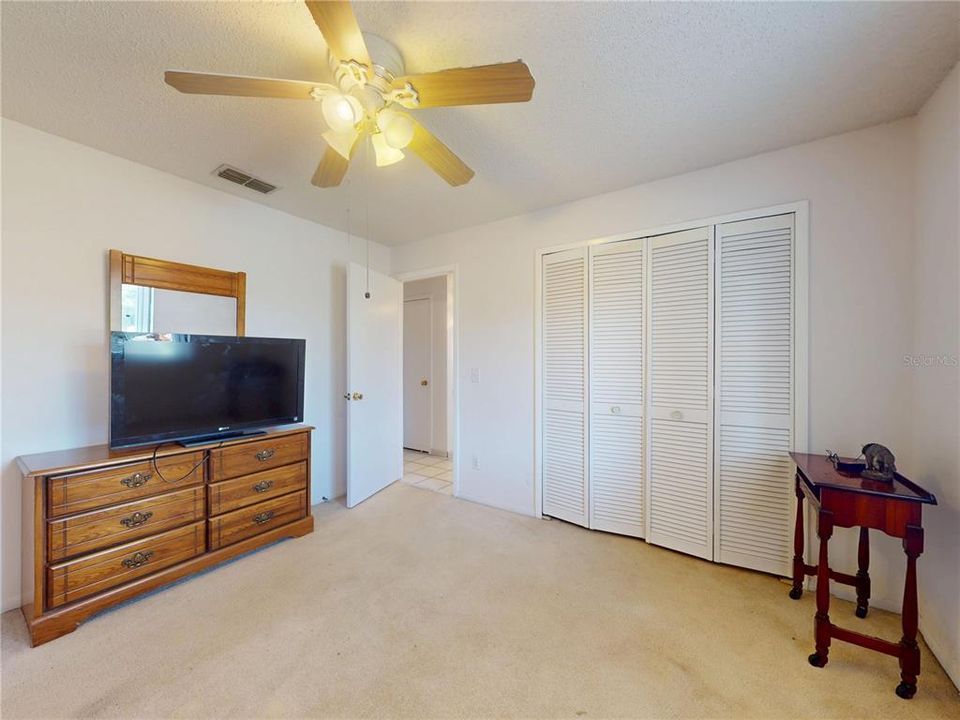 For Sale: $335,500 (3 beds, 2 baths, 1841 Square Feet)