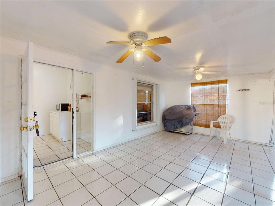 For Sale: $335,500 (3 beds, 2 baths, 1841 Square Feet)
