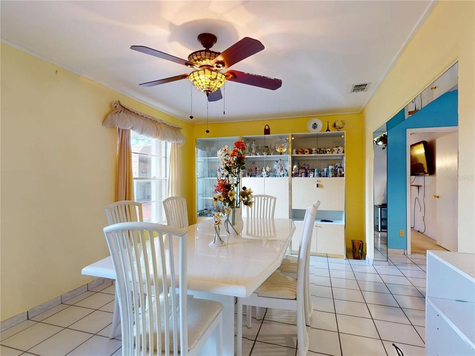For Sale: $335,500 (3 beds, 2 baths, 1841 Square Feet)