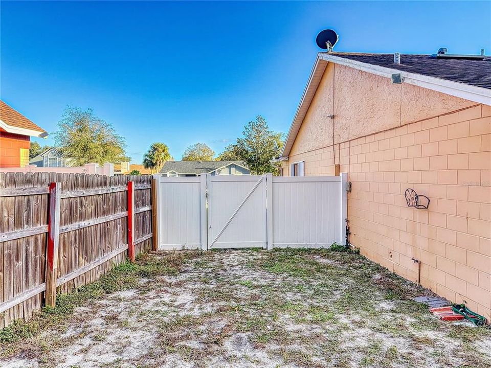 For Sale: $335,500 (3 beds, 2 baths, 1841 Square Feet)