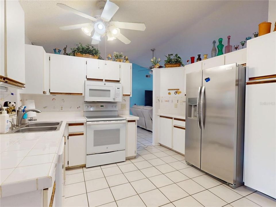 For Sale: $335,500 (3 beds, 2 baths, 1841 Square Feet)