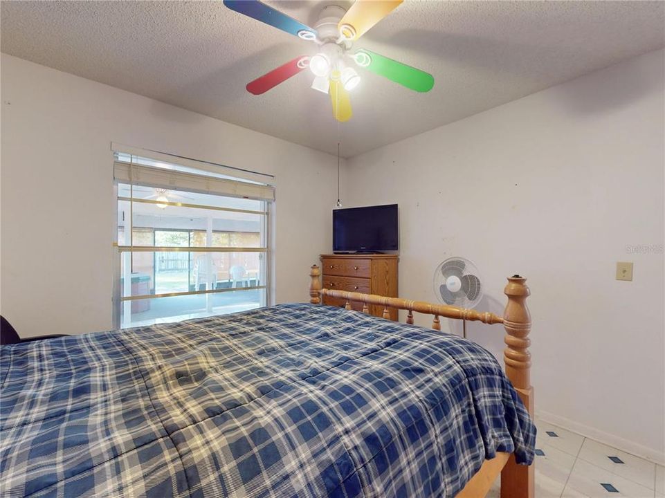 For Sale: $335,500 (3 beds, 2 baths, 1841 Square Feet)