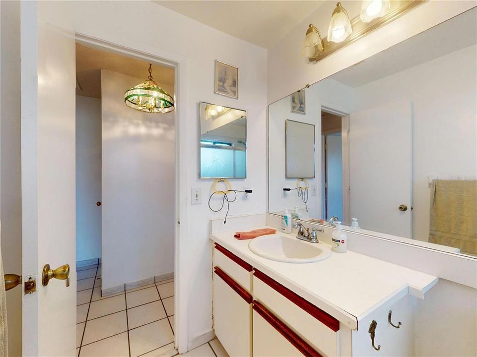 For Sale: $335,500 (3 beds, 2 baths, 1841 Square Feet)