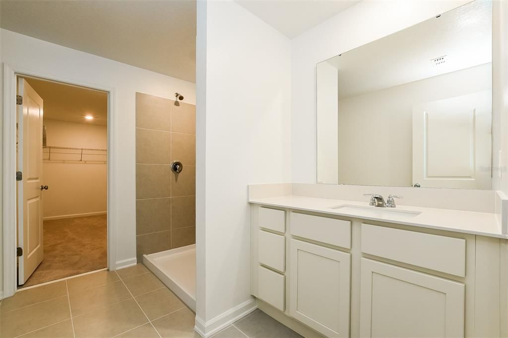 En Renta: $2,225 (5 camas, 3 baños, 2451 Pies cuadrados)