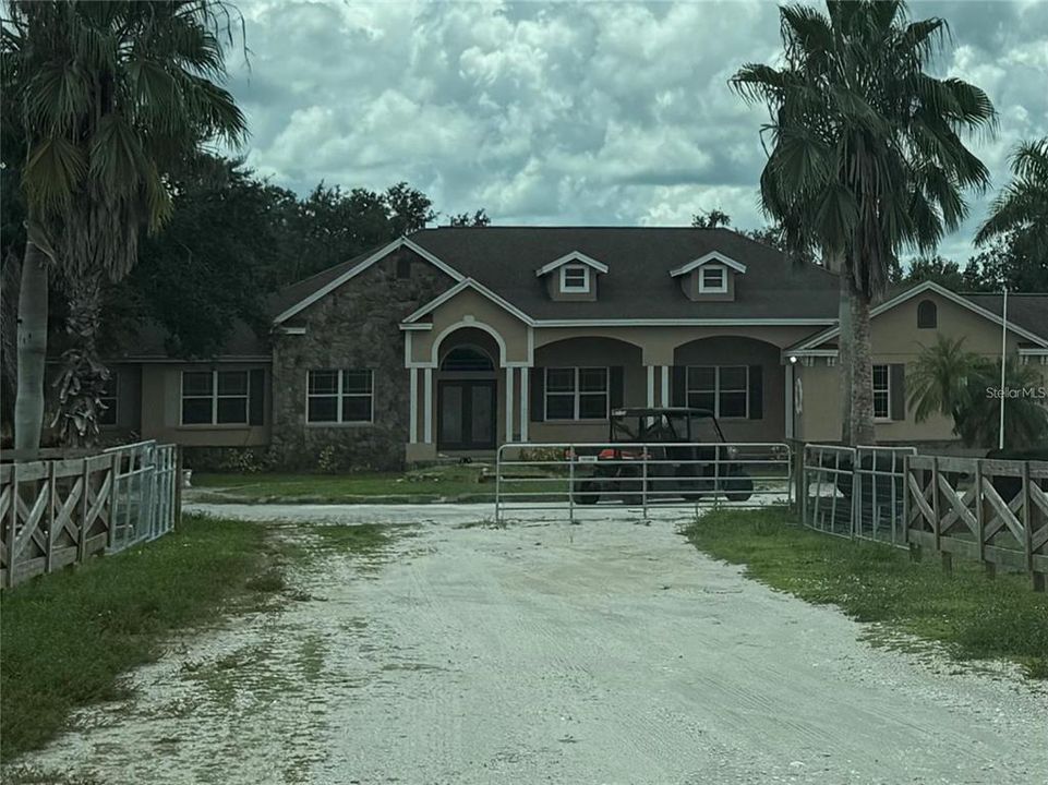 На продажу: $749,900 (4 спален, 4 ванн, 4285 Квадратных фут)