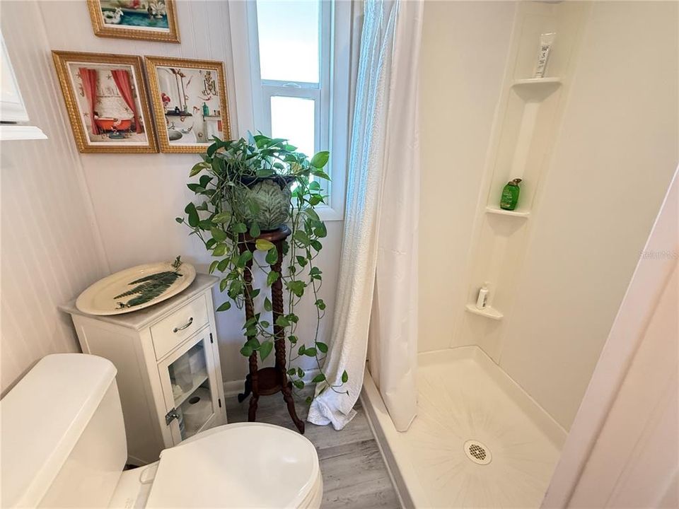 На продажу: $349,900 (2 спален, 2 ванн, 1242 Квадратных фут)