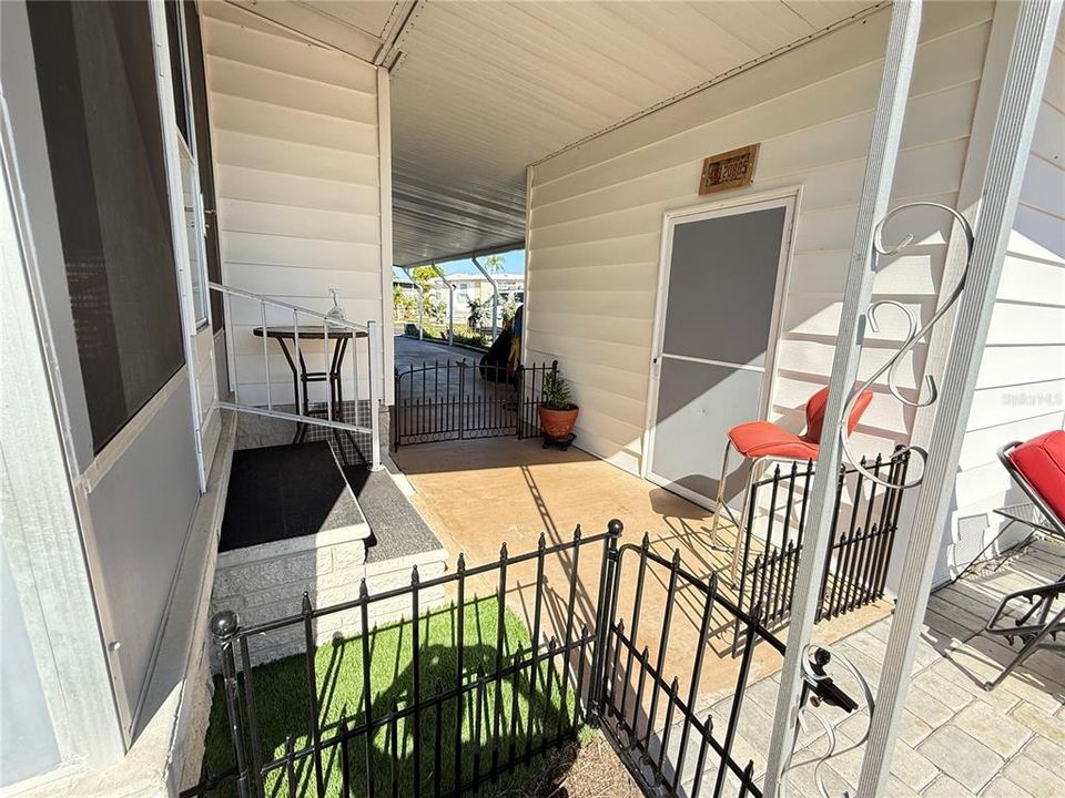 На продажу: $349,900 (2 спален, 2 ванн, 1242 Квадратных фут)