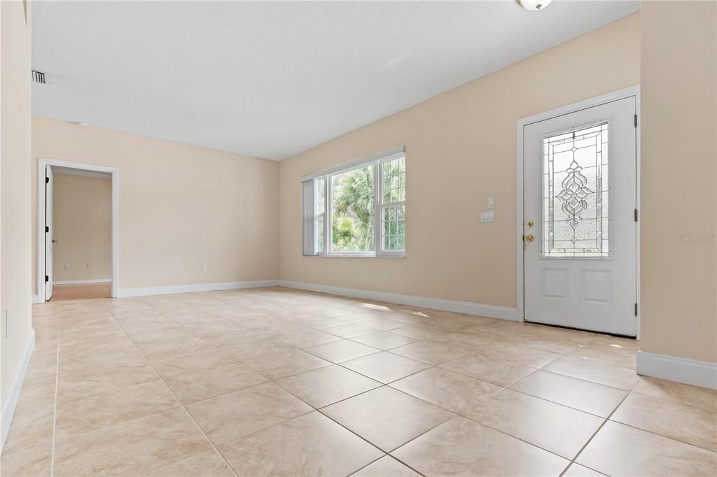 待售: $329,000 (3 贝兹, 2 浴室, 1728 平方英尺)