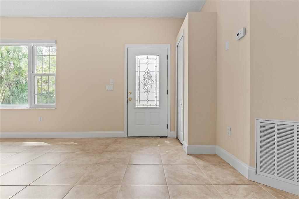 待售: $329,000 (3 贝兹, 2 浴室, 1728 平方英尺)