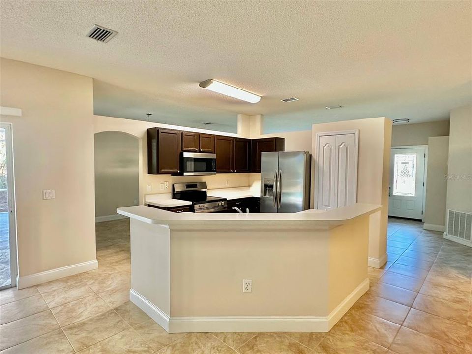 待售: $329,000 (3 贝兹, 2 浴室, 1728 平方英尺)