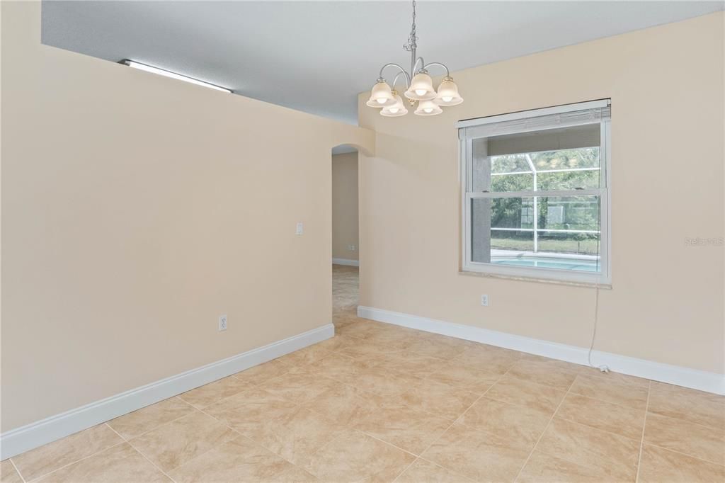 待售: $329,000 (3 贝兹, 2 浴室, 1728 平方英尺)