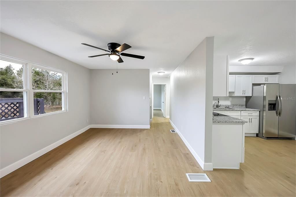 待售: $340,000 (4 贝兹, 2 浴室, 1920 平方英尺)