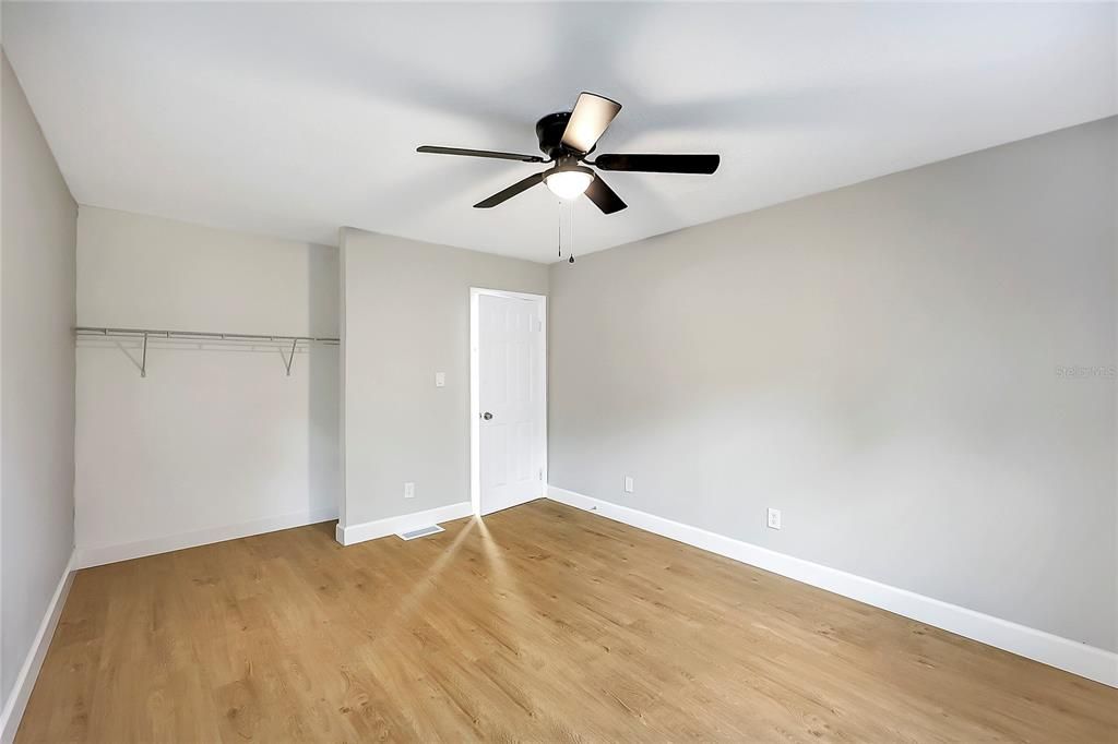 待售: $340,000 (4 贝兹, 2 浴室, 1920 平方英尺)