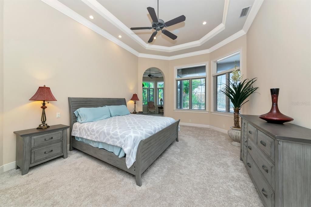 For Sale: $2,100,000 (4 beds, 5 baths, 4363 Square Feet)