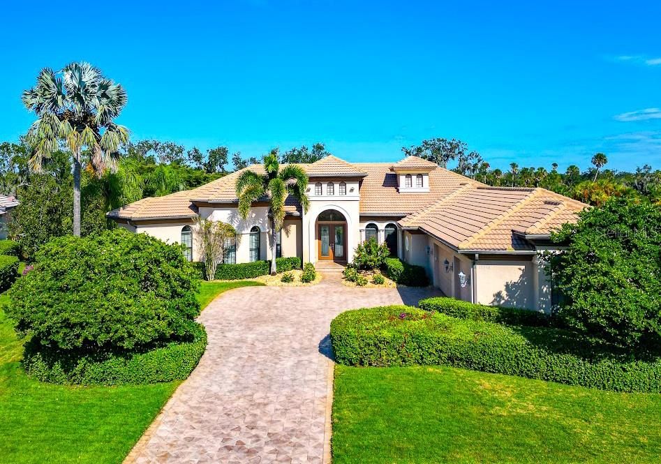 For Sale: $2,100,000 (4 beds, 5 baths, 4363 Square Feet)