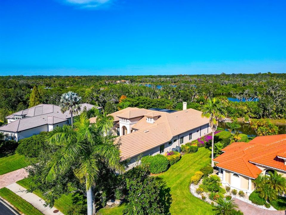 For Sale: $2,100,000 (4 beds, 5 baths, 4363 Square Feet)