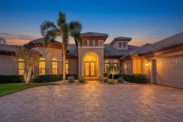 For Sale: $2,100,000 (4 beds, 5 baths, 4363 Square Feet)