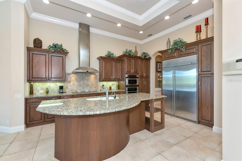 For Sale: $2,100,000 (4 beds, 5 baths, 4363 Square Feet)
