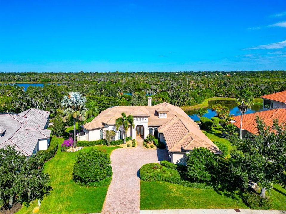 For Sale: $2,100,000 (4 beds, 5 baths, 4363 Square Feet)